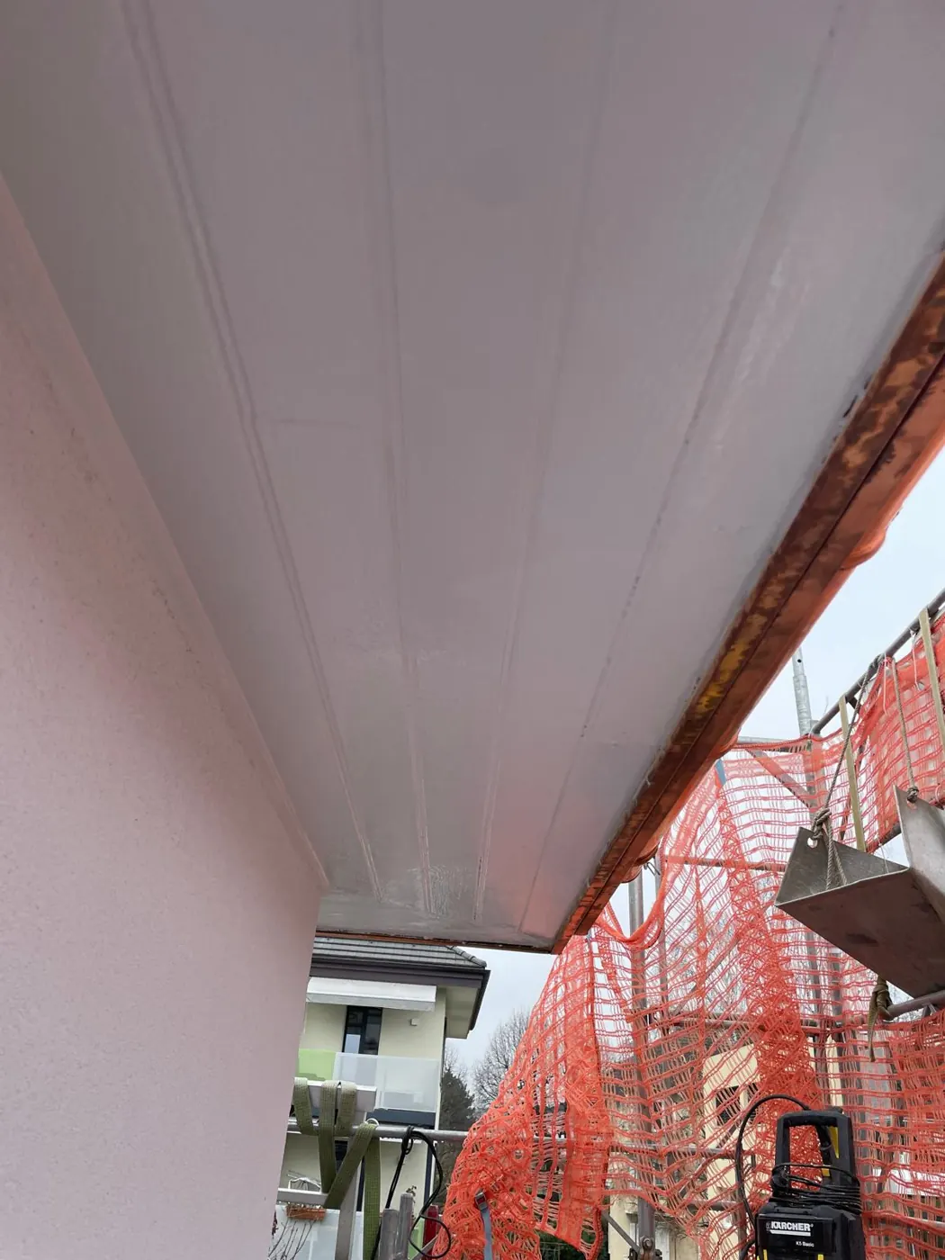 Sous-face et chéneau en cuivre pendant les travaux