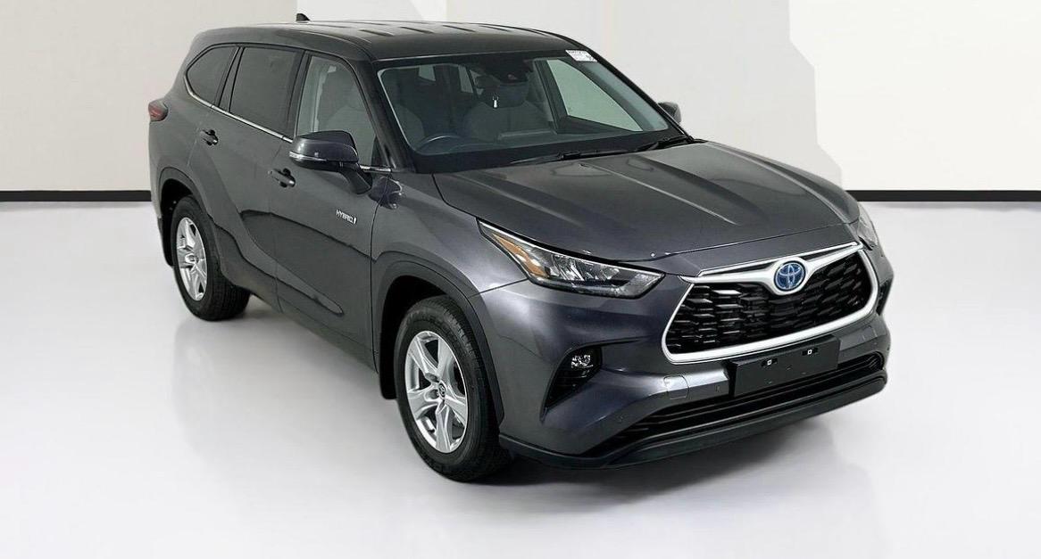 Grey Toyota Kluger Hybrid seven seat SUV